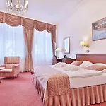 Olympia Wellness 4*